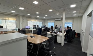 ARRIENDO EDIFICIO CORPORATIVO BARRIO EL GOLF