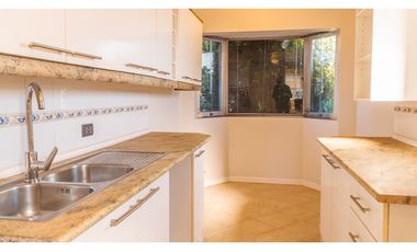 HERMOSA CASA EN BOSQUES DE MONTEMAR 5D 4B