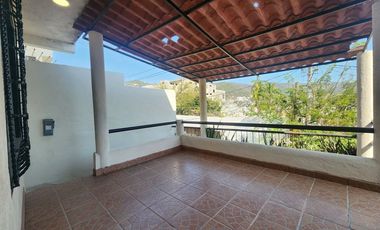 EXCELENTE CASA EN FRACC. COSTA AZUL