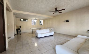 EXCELENTE CASA EN FRACC. COSTA AZUL