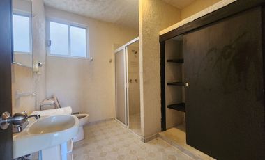 EXCELENTE CASA EN FRACC. COSTA AZUL