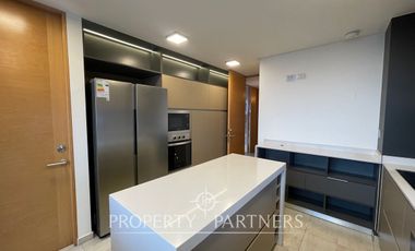 Se arrienda moderno e impecable departamento en exclusivo Edificio Montblanc