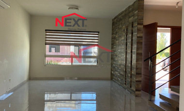 RESIDENCIA EN VENTA EN FRACCIONAMIENTO ALCAZAR DE SEGOVIA