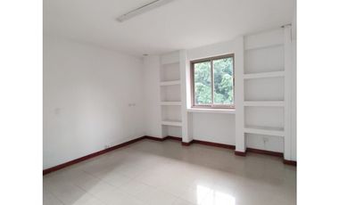 Arriendo Local de Oficinas Poblado sector Santa Maria Angeles II