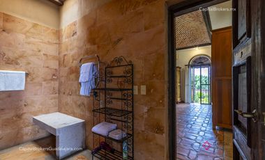 Casa 3 Leones Ajijic en Venta con vista al Lago de Chapala