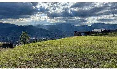 Venta lote con vista Los Balsos Palmas Medellin