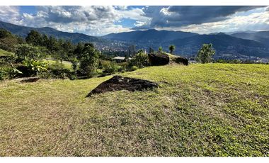 Venta lote con vista Los Balsos Palmas Medellin