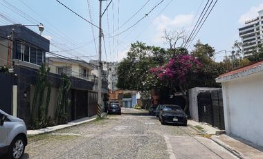 Casa en Renta en calle cerrada con vigilancia en Lomas de Tecamachalco
