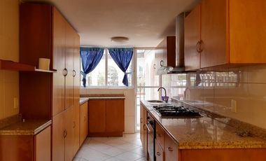 Casa en Renta en calle cerrada con vigilancia en Lomas de Tecamachalco