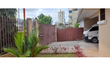 EL CARMEN / 2 NIVELES / 4 HABITACION / 562M / TERRAZA