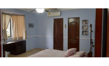 EL CARMEN / 2 NIVELES / 4 HABITACION / 562M / TERRAZA