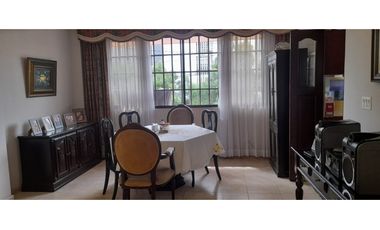 EL CARMEN / 2 NIVELES / 4 HABITACION / 562M / TERRAZA