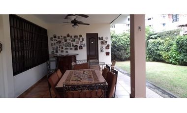 EL CARMEN / 2 NIVELES / 4 HABITACION / 562M / TERRAZA