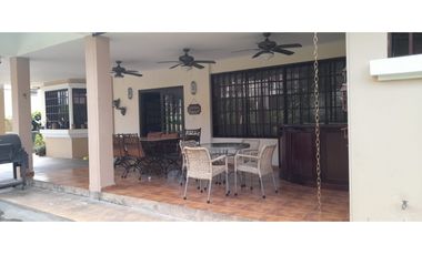 EL CARMEN / 2 NIVELES / 4 HABITACION / 562M / TERRAZA