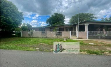 VENTA DE CASA EN DAVID DOLEGUITA   CERCADA