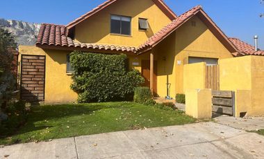 Venta Casa 4D/3B - Colina
