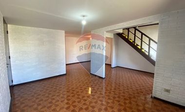 Arriendo amplia casa en La Florida 5D+2B+Patio