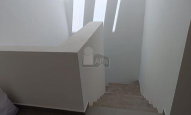Casa Venta en esquina en Residencial Arbolada de 3 recs y 2.5 baños Cancun Quintana Roo
