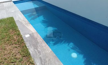 Casa Venta en esquina en Residencial Arbolada de 3 recs y 2.5 baños Cancun Quintana Roo