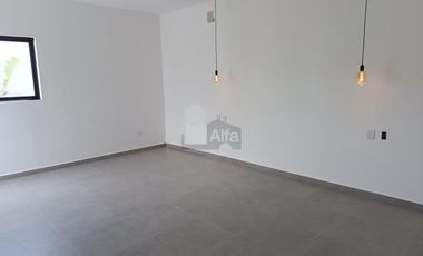 Casa Venta en esquina en Residencial Arbolada de 3 recs y 2.5 baños Cancun Quintana Roo