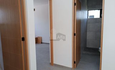 Casa Venta en esquina en Residencial Arbolada de 3 recs y 2.5 baños Cancun Quintana Roo
