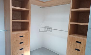 Casa Venta en esquina en Residencial Arbolada de 3 recs y 2.5 baños Cancun Quintana Roo