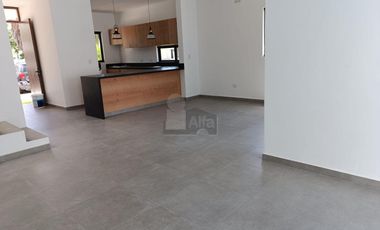 Casa Venta en esquina en Residencial Arbolada de 3 recs y 2.5 baños Cancun Quintana Roo