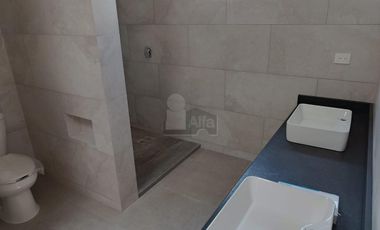 Casa Venta en esquina en Residencial Arbolada de 3 recs y 2.5 baños Cancun Quintana Roo
