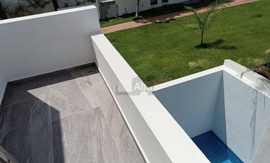 Casa Venta en esquina en Residencial Arbolada de 3 recs y 2.5 baños Cancun Quintana Roo