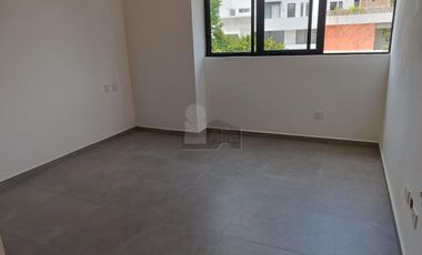 Casa Venta en esquina en Residencial Arbolada de 3 recs y 2.5 baños Cancun Quintana Roo