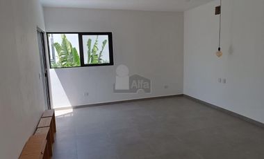 Casa Venta en esquina en Residencial Arbolada de 3 recs y 2.5 baños Cancun Quintana Roo
