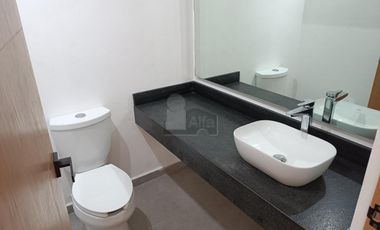 Casa Venta en esquina en Residencial Arbolada de 3 recs y 2.5 baños Cancun Quintana Roo