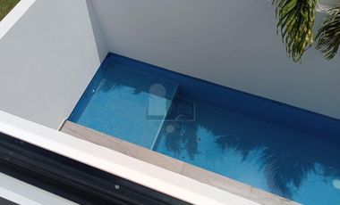 Casa Venta en esquina en Residencial Arbolada de 3 recs y 2.5 baños Cancun Quintana Roo