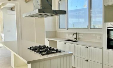 Casa a la laguna central en Marinas Puertos del Lago Escobar