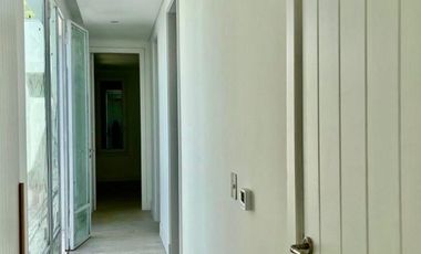 Casa a la laguna central en Marinas Puertos del Lago Escobar