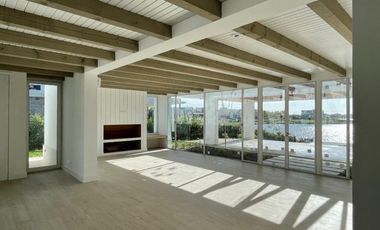 Casa a la laguna central en Marinas Puertos del Lago Escobar