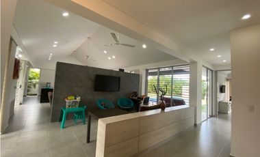 VENTA/ARRIENDO CASA CAMPESTRE UN  PISO PALMA REAL    VILLAVICENCIO
