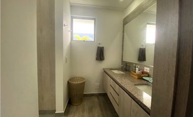 VENTA/ARRIENDO CASA CAMPESTRE UN  PISO PALMA REAL    VILLAVICENCIO