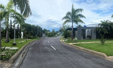 VENTA/ARRIENDO CASA CAMPESTRE UN  PISO PALMA REAL    VILLAVICENCIO