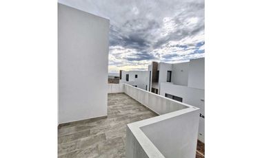 En Venta Casa Urbana 202 m2, Urbanización Cerrada La Mesa Cundinamarca