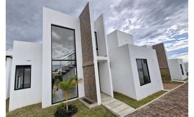 En Venta Casa Urbana 202 m2, Urbanización Cerrada La Mesa Cundinamarca