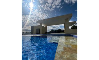 En Venta Casa Urbana 202 m2, Urbanización Cerrada La Mesa Cundinamarca