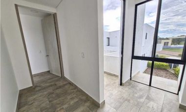En Venta Casa Urbana 202 m2, Urbanización Cerrada La Mesa Cundinamarca