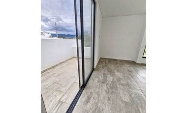 En Venta Casa Urbana 202 m2, Urbanización Cerrada La Mesa Cundinamarca