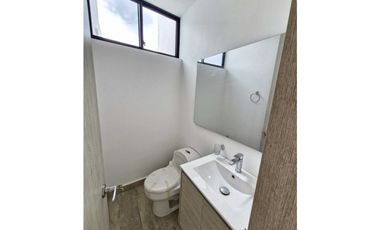 En Venta Casa Urbana 202 m2, Urbanización Cerrada La Mesa Cundinamarca