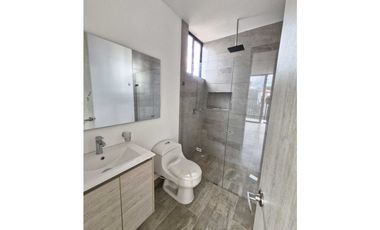 En Venta Casa Urbana 202 m2, Urbanización Cerrada La Mesa Cundinamarca