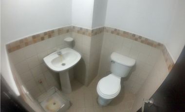 Alquilo Local Barrio Rosalpi, Bello