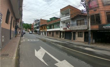 Alquilo Local Barrio Rosalpi, Bello