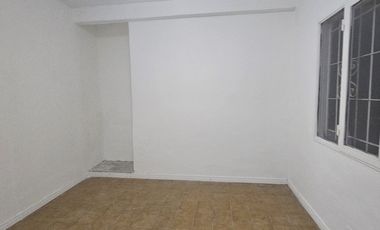 Neuquen Alquiler Casa 1 dormitorio con entrada para vehiculo Barrio Mariano Moreno