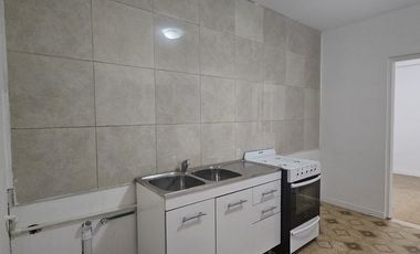 Neuquen Alquiler Casa 1 dormitorio con entrada para vehiculo Barrio Mariano Moreno